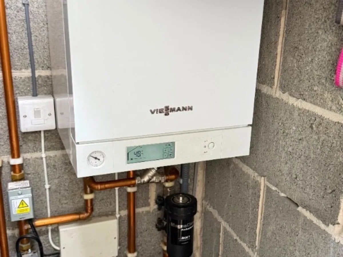 Heating system with MagnaClean magnetic filter on copper pipework
